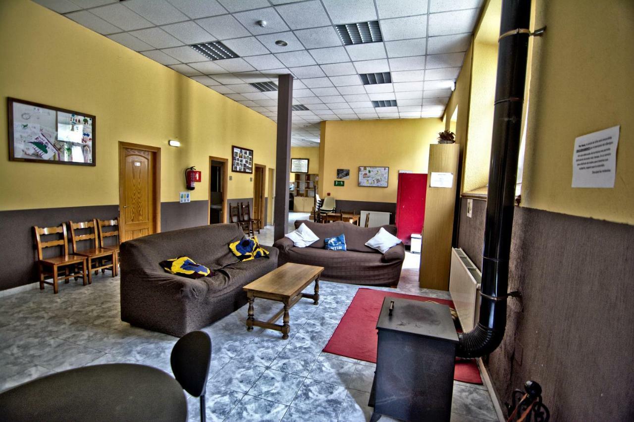 Juvenil De Bustiello Hostel